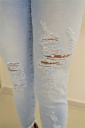 Calça Jeans Ilicito com Destroyed
